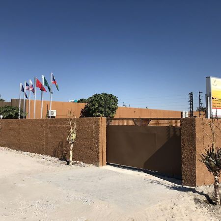 City Lodge Etosha Omuthiya Eksteriør billede