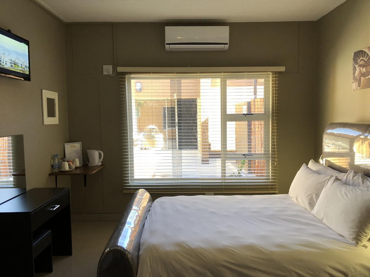 City Lodge Etosha Omuthiya Eksteriør billede
