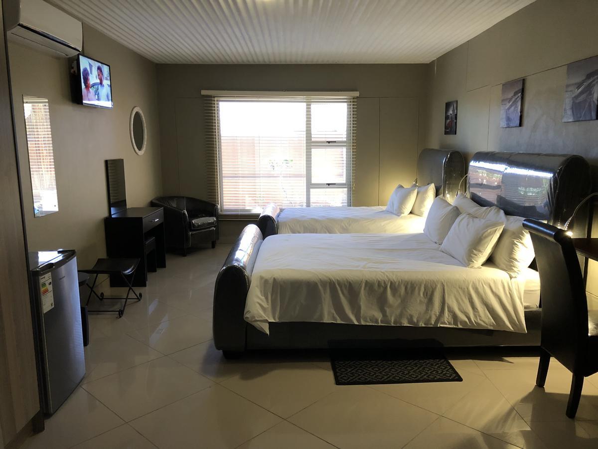 City Lodge Etosha Omuthiya Eksteriør billede