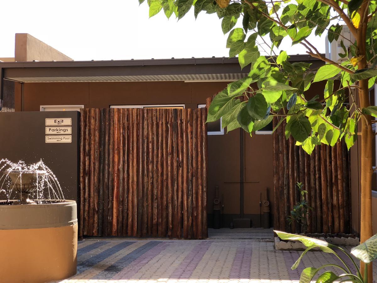 City Lodge Etosha Omuthiya Eksteriør billede