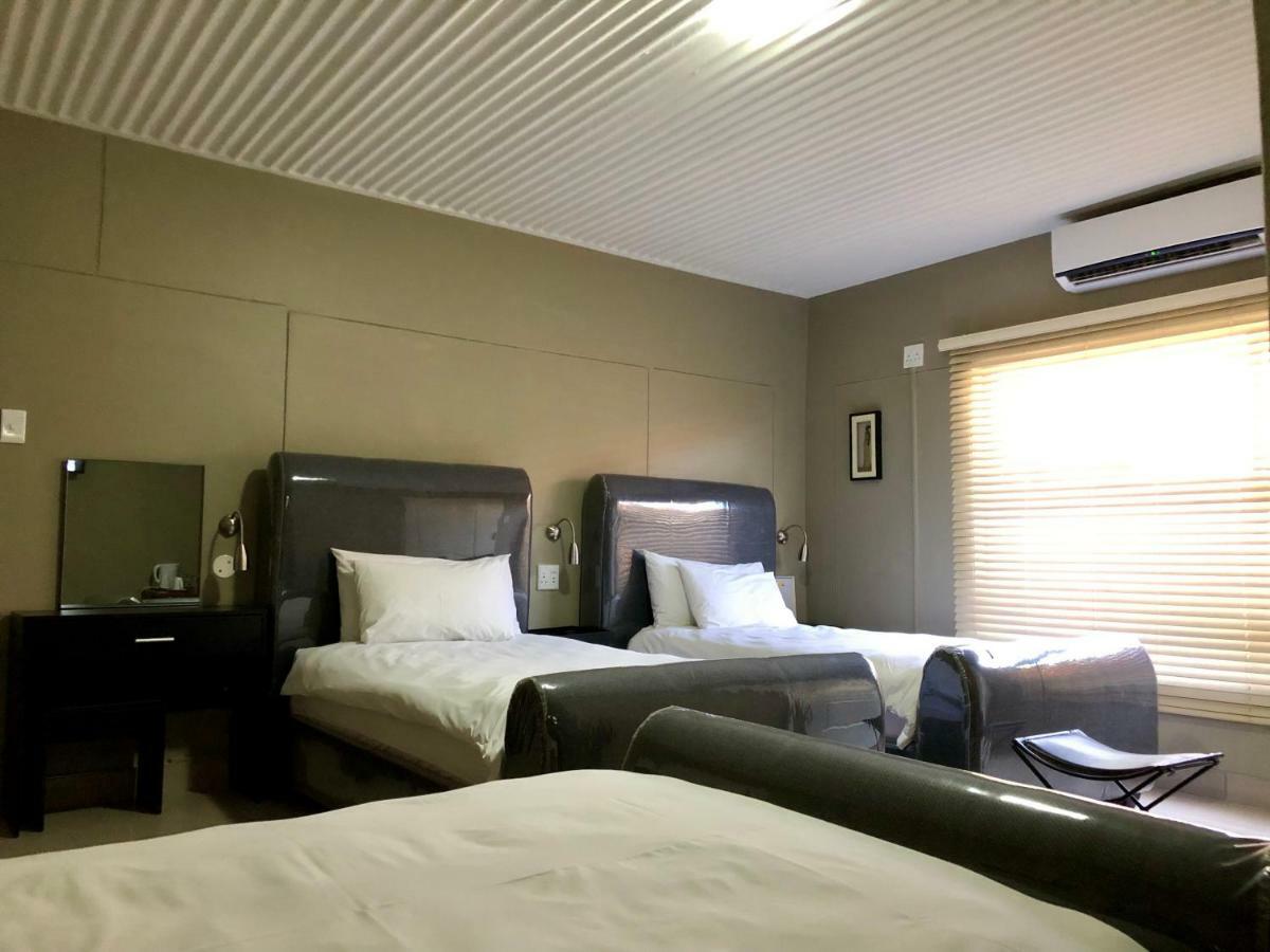 City Lodge Etosha Omuthiya Eksteriør billede