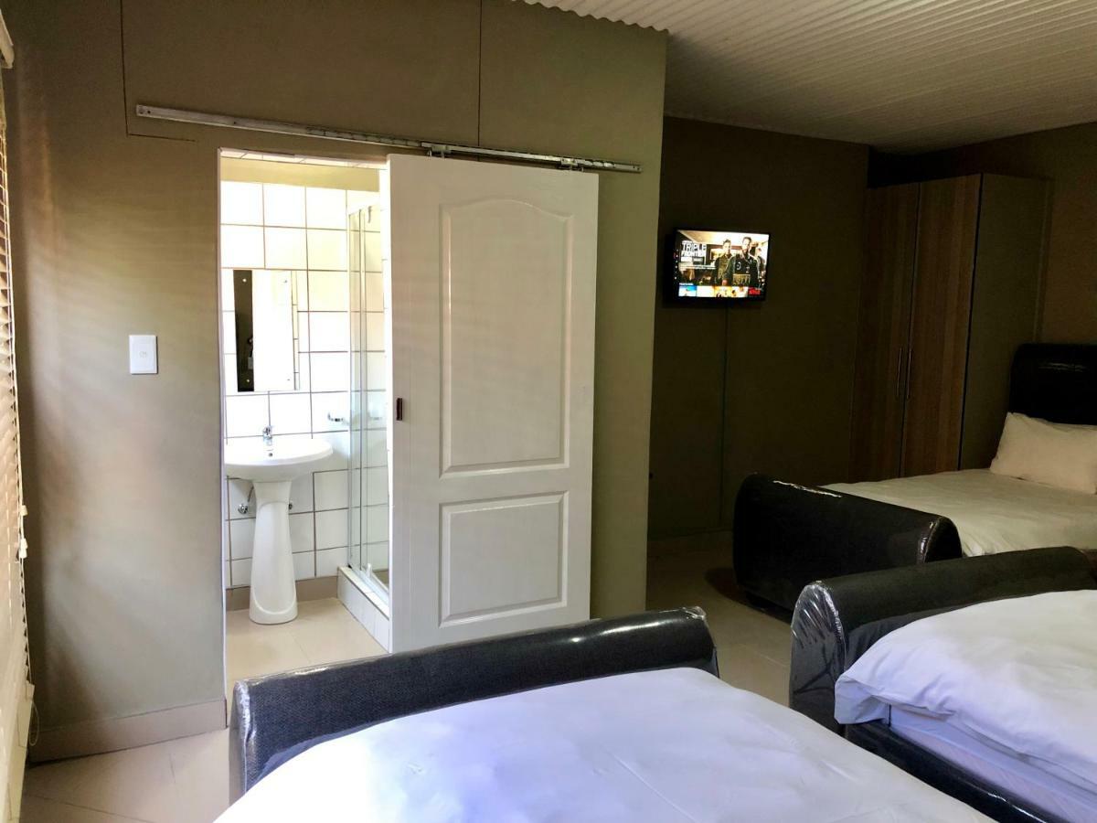 City Lodge Etosha Omuthiya Eksteriør billede